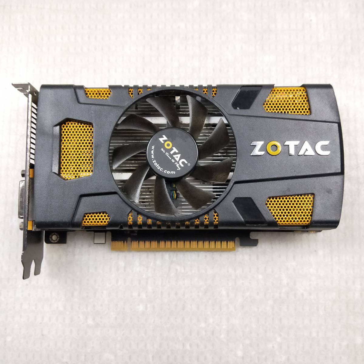 【中古パーツ】ZOTAC GTX550Ti 1GB 192BIT DDR5 DP/HDMI/DVI グラフィックポード /ビデオカード PCI-E ■XK689-2拍卖