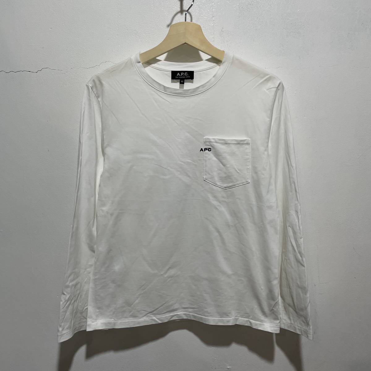 ☆送料無料☆A.P.Cアーペーセー☆長袖Tシャツ☆白☆胸ポケット☆刺繍ロゴカットソー☆XS☆日本製☆D22拍卖
