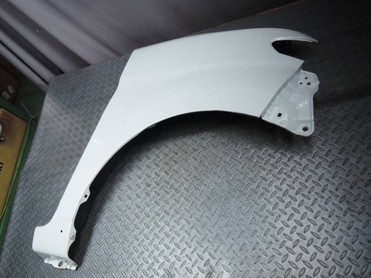 ・ DBA-L375S タントカスタム X Limited 純正 【右/R】 フェンダー ホワイト 検:W24/白/外装/パネル D-4089拍卖