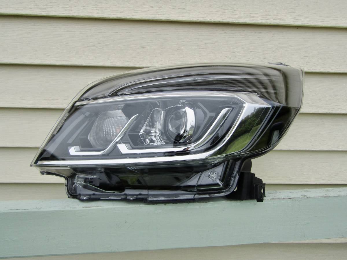 デイズルークス 純正 左 ヘッドライト ライト LED KOITO100-6712J B21A デイズ ■■ 1051701拍卖