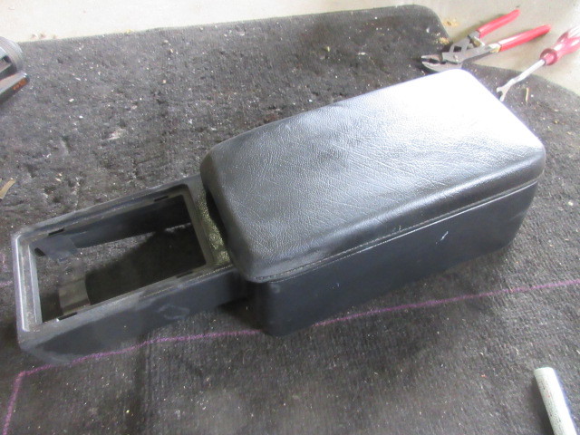 ★31R4G6349 FC3S RX-7 純正センターコンソール ひじ掛け ストック等に拍卖