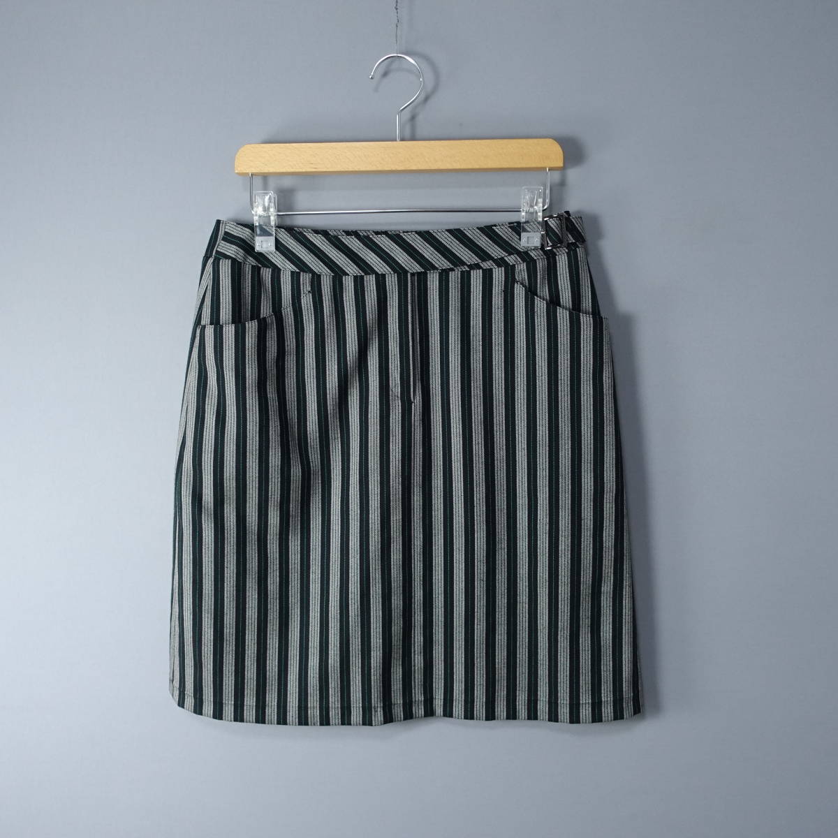 ★美品★BURBERRY GOLF/バーバリーゴルフ/11/日本製/羊毛混/シルク混/ベルト付き/ストライプ/スカート/グレー×ブラック/レディース拍卖