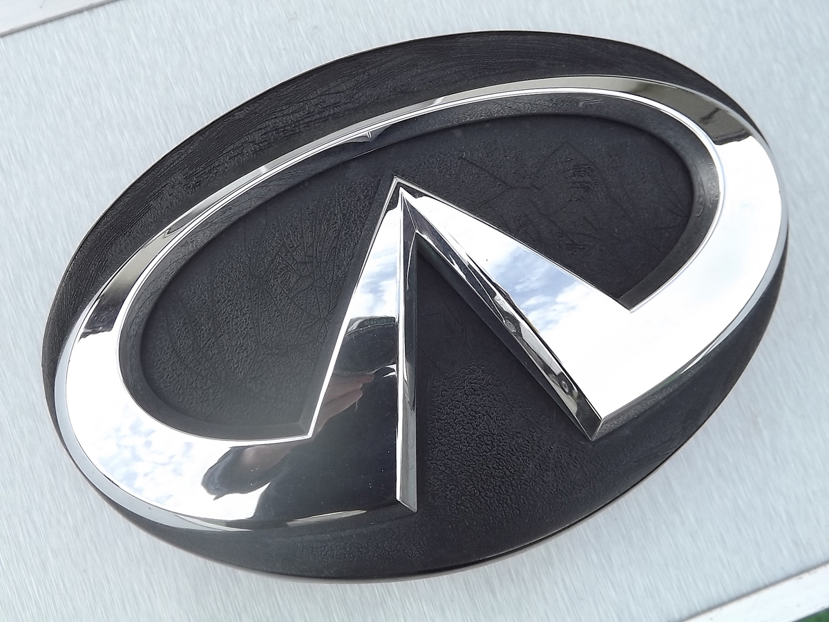 ○インフィニティ,中期,ハイウェイスター★エルグランドE51/NE51/ME51フロントグリルエンブレムMNE51エンブレムINFINITIマウントキットRe:P拍卖