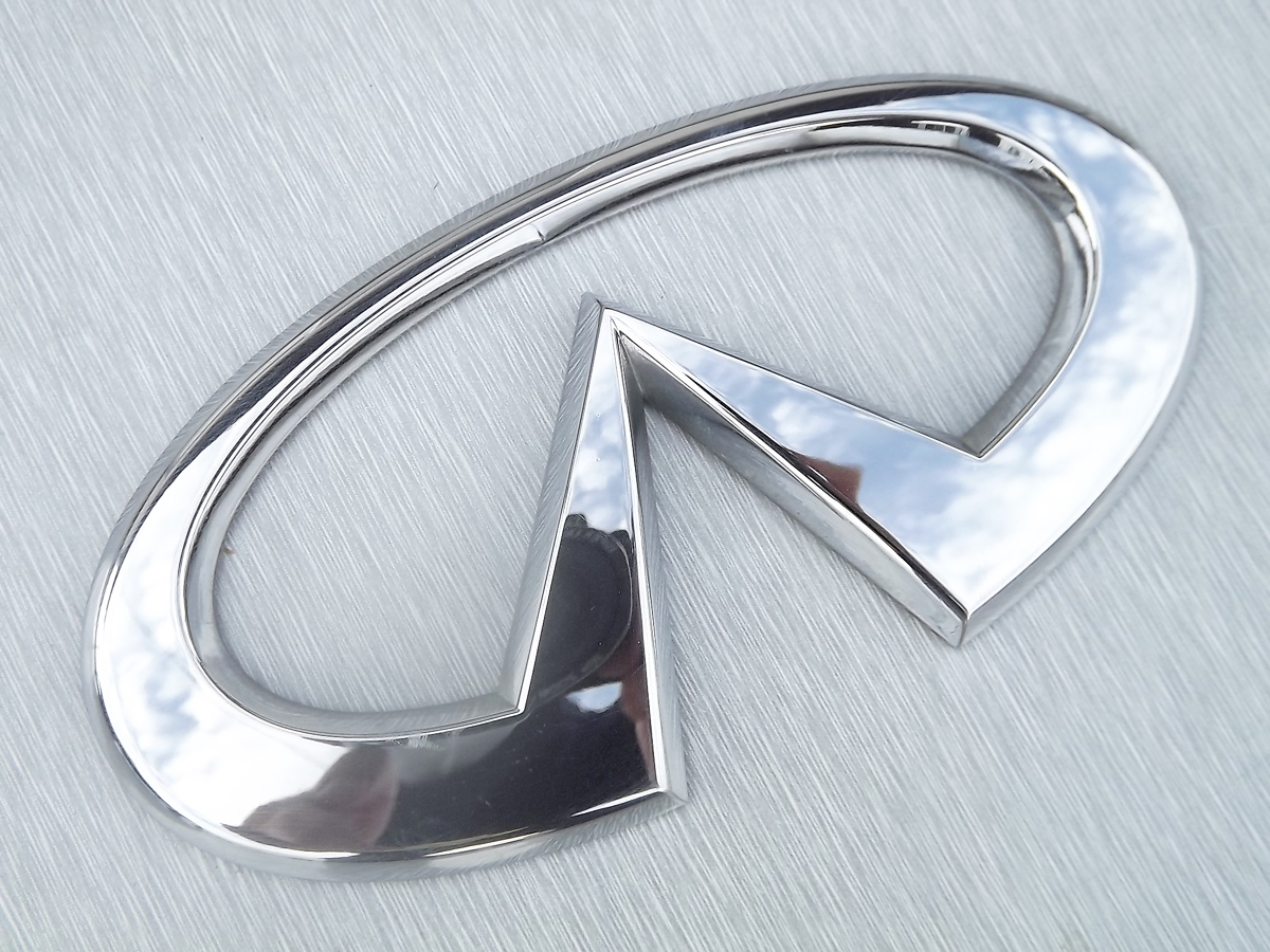 ○インフィニティ,縦約65mm×横約125mm★エルグランドE51/NE51/ME51/MNE51リアエンブレム★リヤエンブレム,エンブレム,マークINFINITI,Re:P拍卖