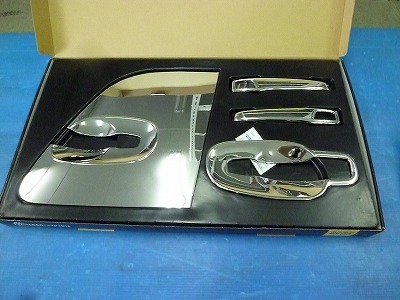 1326 JETイノウエ UD クオン(H17.1~)、4t~大型仕様フレンズコンドル(H22.11~H29.8) ドアハンドルガーニッシュLR 572217拍卖