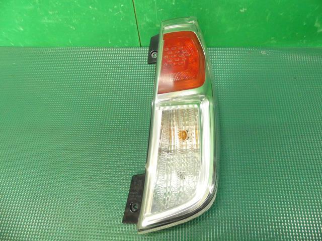 デイズルークス DBA-B21A 右テールランプ X Vセレクション拍卖