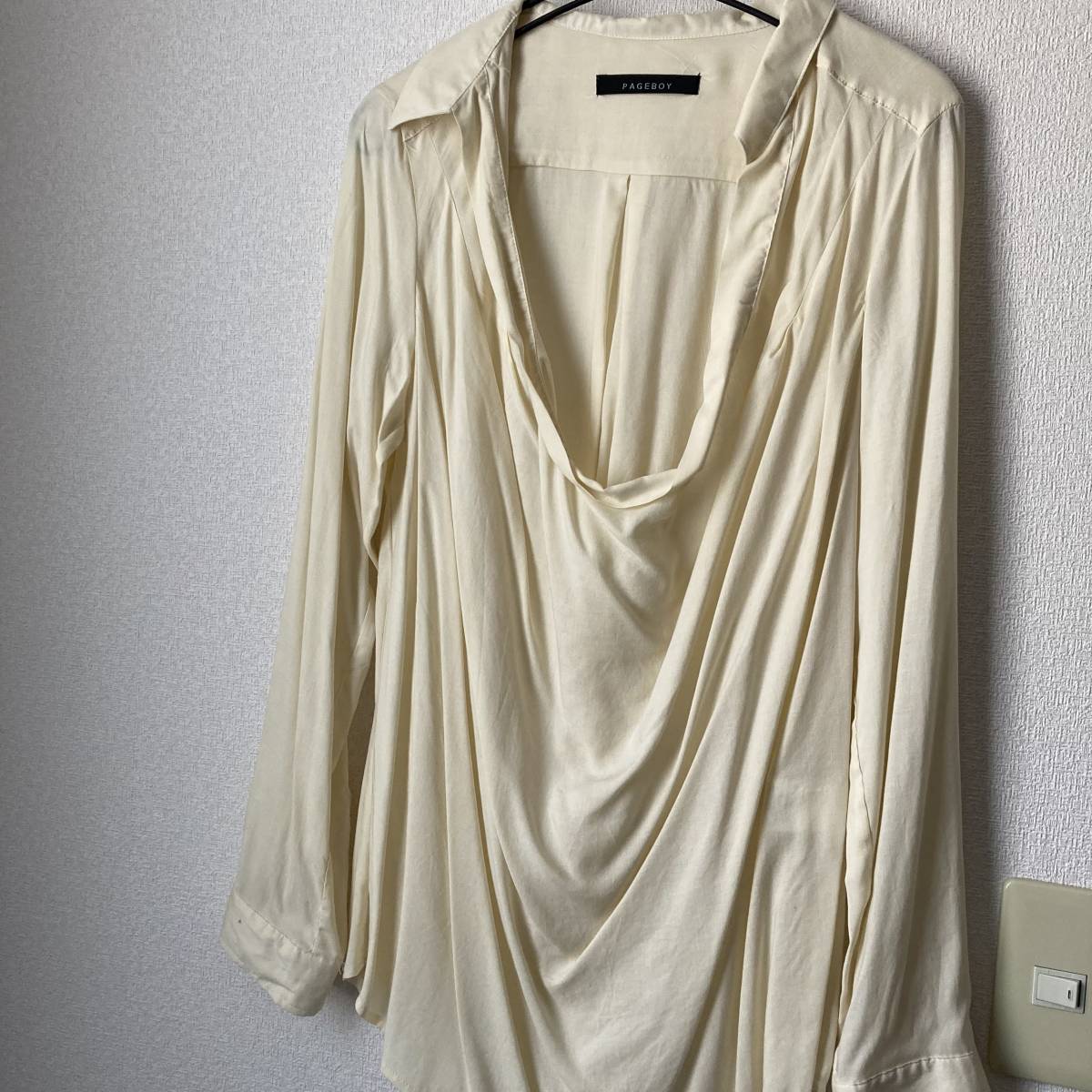 未使用☆ページボーイPAGEBOY☆襟付きタックブラウス拍卖