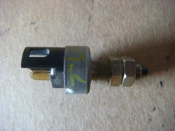 昭和59年式  GS126V  クラウンバン  ブレーキセンサー 棚Y13拍卖