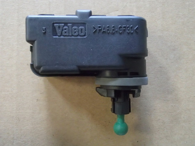 Y【2591】平成13年式 ワーゲン ゴルフ 1JAPK オートレベライザーコントロール 左ヘッド用 1J0941295F 棚Y11拍卖