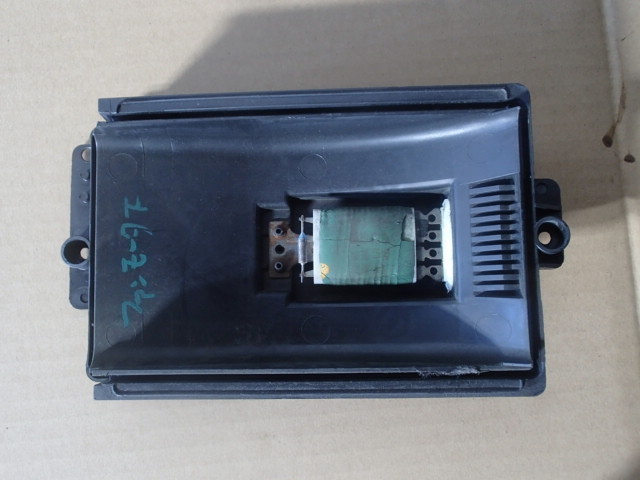 Y【2591】平成13年式 ワーゲン ゴルフ 1JAPK ファンモーター下に付くコンデンサー 棚Y11拍卖