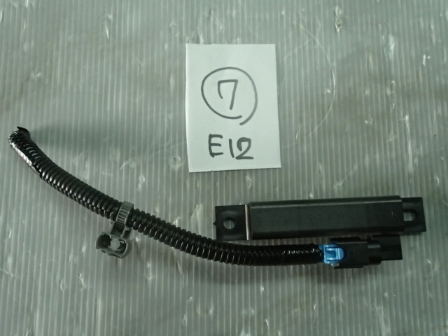 Y【2621】令和1年 ノート E12 リヤバンパー内側ボディーに付くセンサー EH0 6190725 棚Y12拍卖