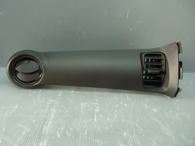Y【2612】2012年式 NBOX JF1 助手席側パネル インテリアパネル エアコン吹出口 送風口 77220-TY0-00-20 棚Y20拍卖