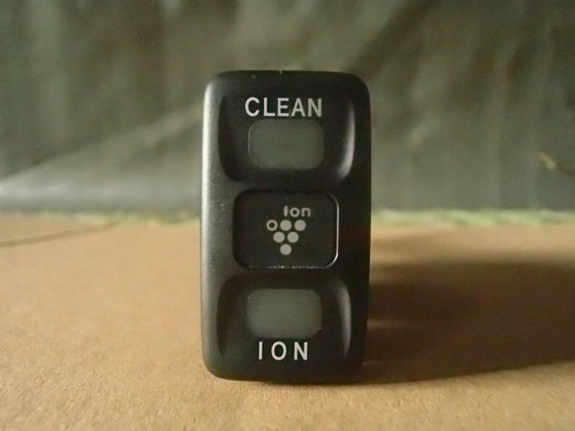 Y【2594】 平成18年式 ポルテ NNP11 IONスイッチ CLEAN ION 棚Y2拍卖