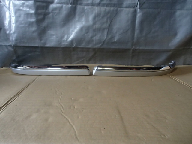 Y【2590】平成19年式 ボルボS60 RB5244 車体カラー:426 シルバーメタリック コーナーモール フロントバンパー用 棚Y2拍卖