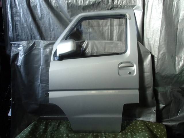 【2589】平成15年式 タウンボックス U61W シルバーメタリック A69  左フロントドア 左前ドア 助手席ドア MR465545拍卖