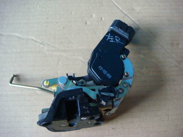 【2205】平成10年式 TD52W エスクード 左後ろドアロック 左リアドアロック 左リヤドアロック拍卖