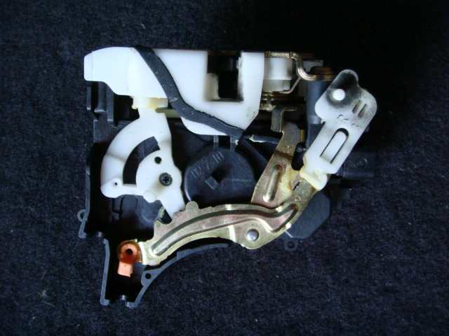 【2233】平成14年式 コルト Z27A ドアロック 右リアドアロック 右リヤドアロック 右後ろドアロック拍卖
