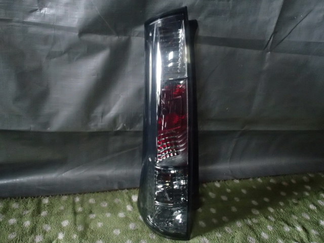 【25883】平成25年式 パレット MK21S テールランプ 左テールランプ テールライト 35670-82K10 35603-32K1拍卖