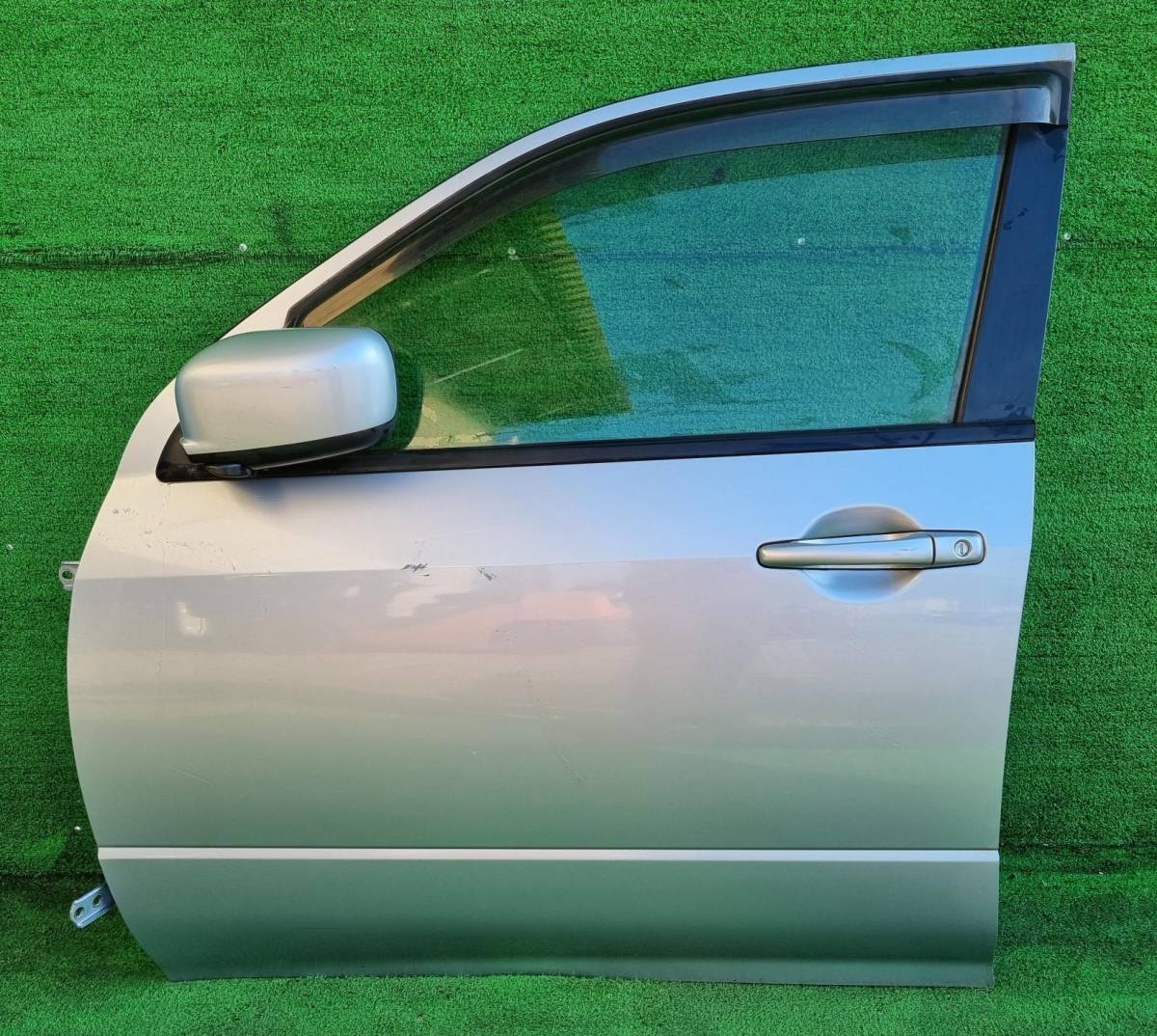 ミツビシ エアトレック CU2W/CU5W フロントドア 左拍卖