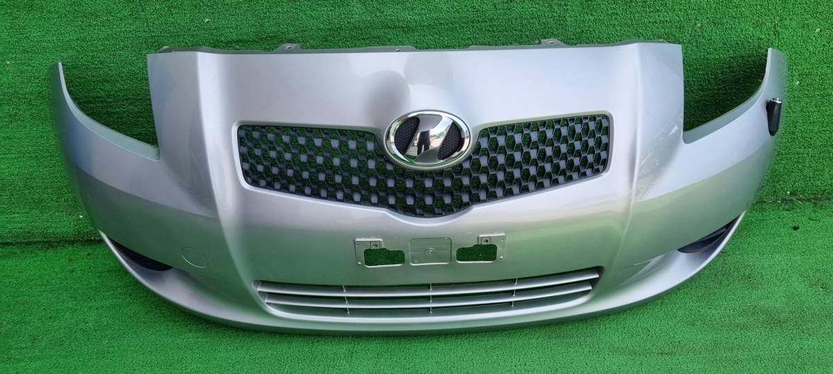 トヨタ ヴィッツ SCP90 フロントバンパー 拍卖