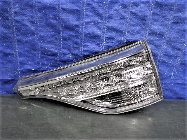 S305 エスティマ アエラス 50 中期 右テール 内 クリアタイプ 28-210 ACR50W GSR50W 美品拍卖