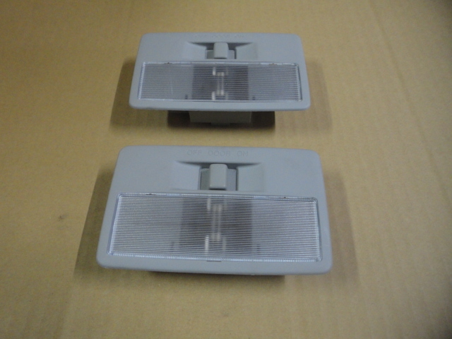 マツダ ベリーサ DC5W 純正ルームランプ マップランプ 室内灯 フロント センター ライト レンズ 照明 2点 【DBA-DC5W拍卖