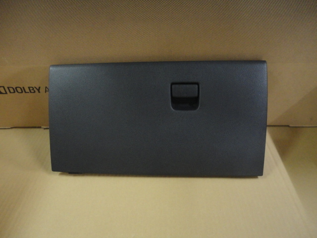 マツダ ベリーサ DC5W 純正グローブボックス 助手席 収納 物入れ BOX ダッシュ インパネ 下段 【DBA-DC5W拍卖