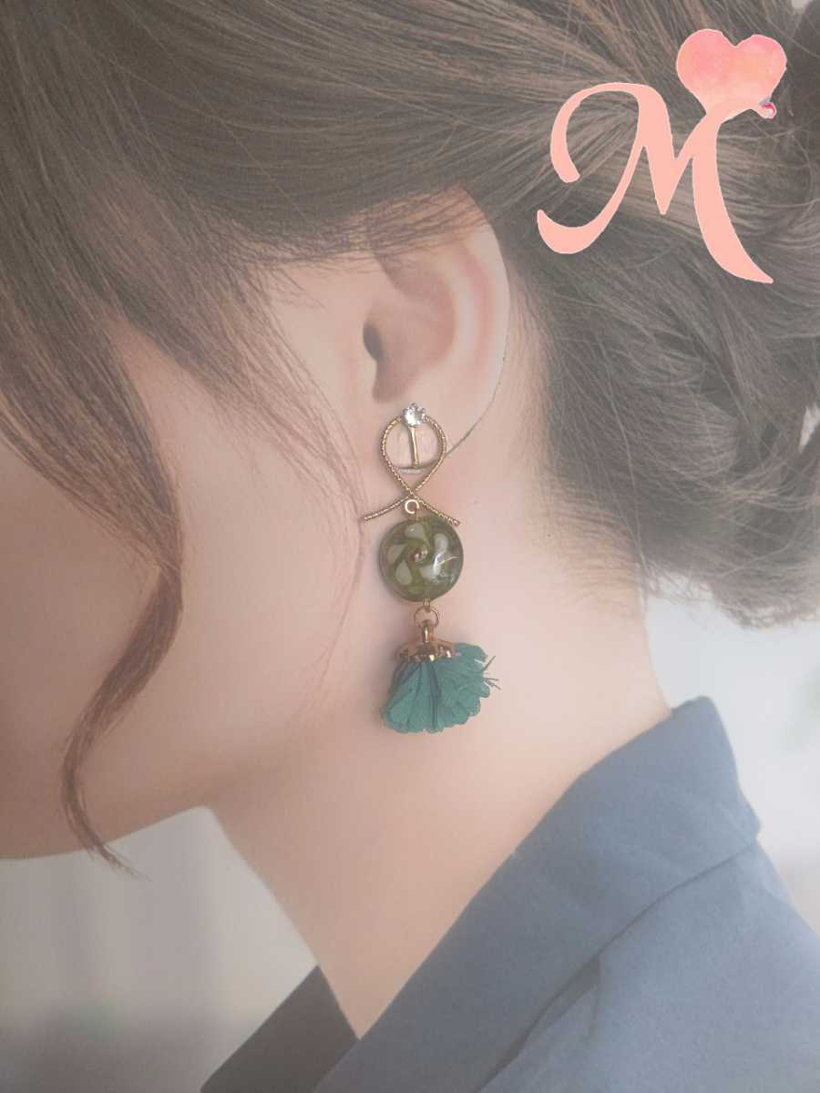 ハンドメイド イヤリング or ピアス ストーン付 リボン ニッケルフリー 変退色防止加工済み とんぼ玉 タッセル拍卖