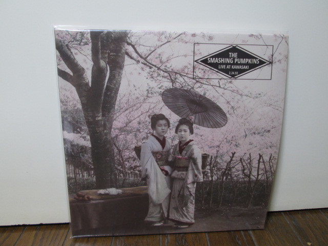 original 21年5月ビリー・コーガンのサイトで24時間限定で販売 The Smashing Pumpkins Live At Kawasaki 2.24.92 CLUB CITTA' クラブチッタ拍卖