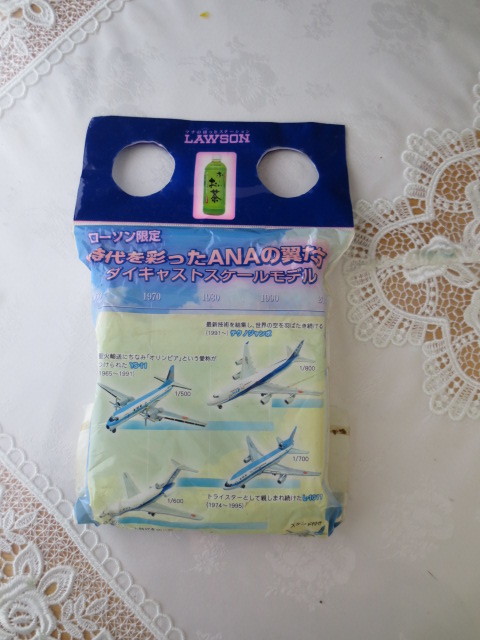 ★時代を彩った【 ANA 】の翼たち・テクノジャンボ機・JA8958・ダイキャストスケールモデル・スタンド付・ローソン限定お茶景品★拍卖