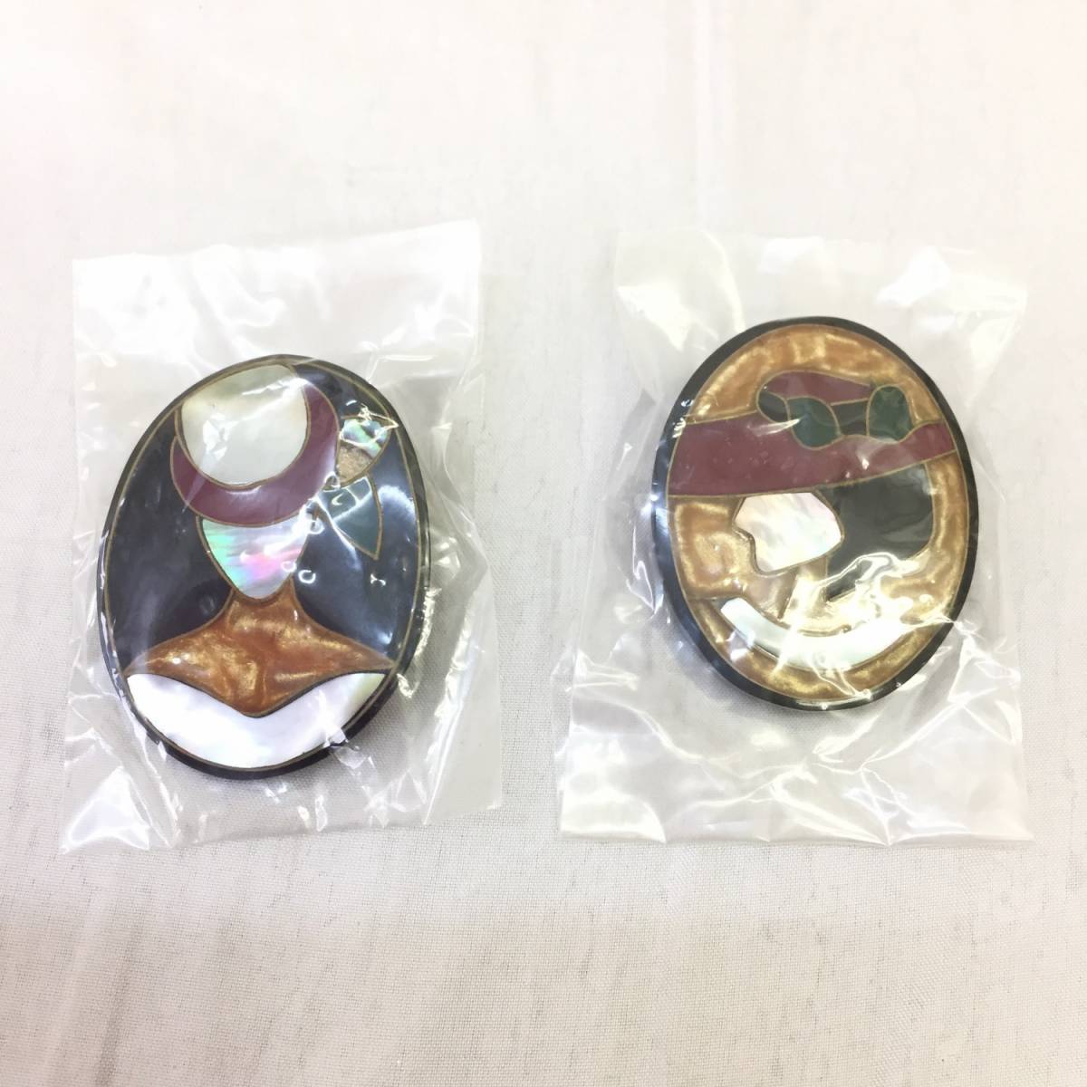【ブローチ】約4.5×4cm 2個セット シェル 貝のような美しい色合い 女性 シルエット 上品 モダン シック 438拍卖