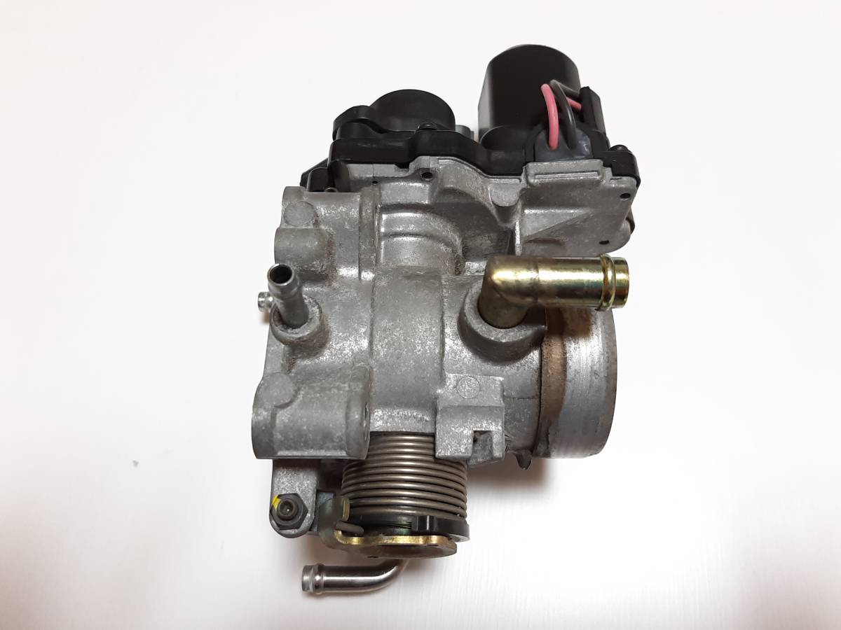 ◆プリウス NHW11 スロットルボディ スロットル ボデーASSY 22030-21020拍卖