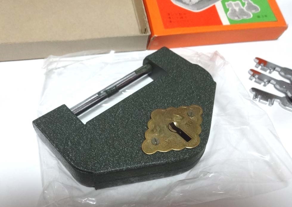 送料198円 T.K.S印 3号V型 鍵3本付 南京錠 パドロック倉庫錠 拍卖