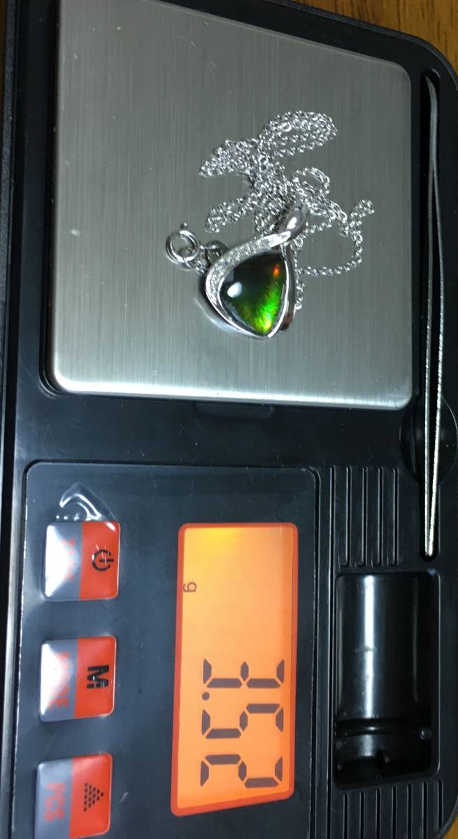 未使用品、 カナダ産アンモナイト 天然石ダイヤモンド7石付きペンダント、シルバー925刻印有、小豆チエーン50.5cm、銀925刻印有拍卖