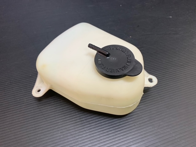 85-88 オールズモビル カトラス ウォッシャータンク 純正 中古品拍卖