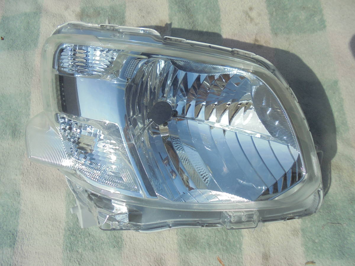 タント LA600S.LA610S 純正 右ヘッドライト ハロゲン ICHIKOH 1880,81110-B2730 ☆送料格安 ☆要確認 4404拍卖