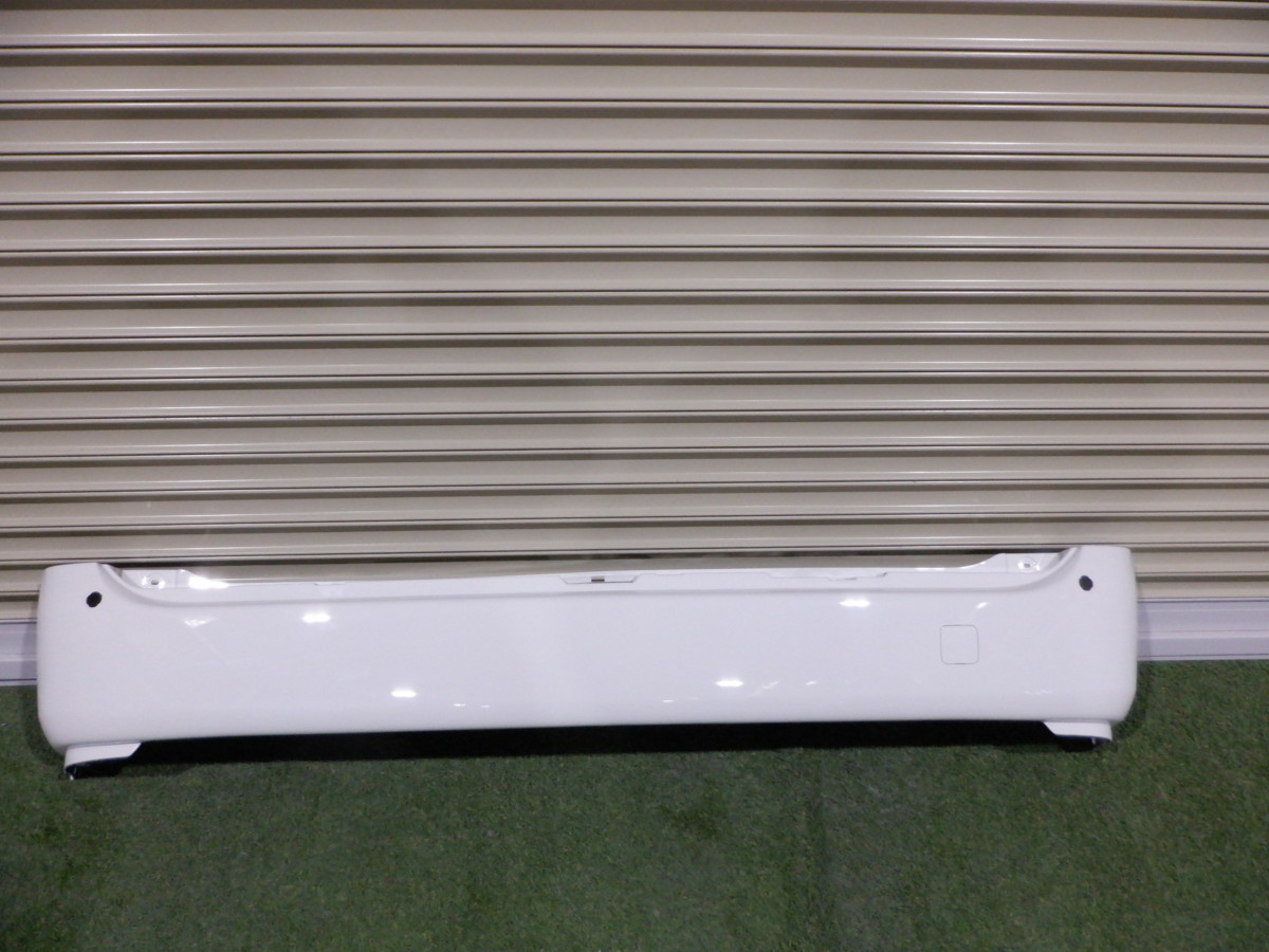 新車外し 純正 S403M S413M タウンエース バン S403V S413V グランマックス カーゴ 後期 リアバンパー ホワイトW09 52159-BZL60拍卖