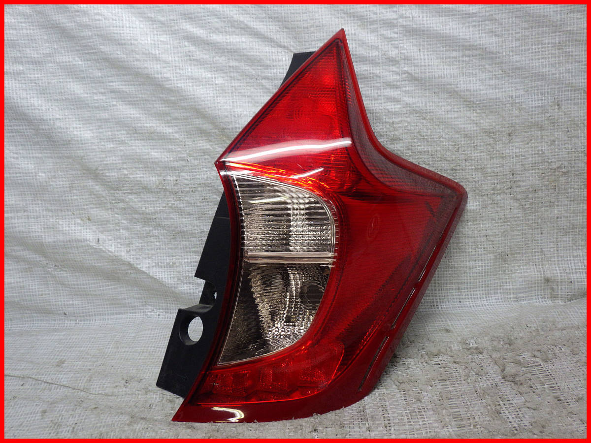E12 NE12 前期 ノート 右テールランプ右テールライト 右側 ICHIKOH D117拍卖