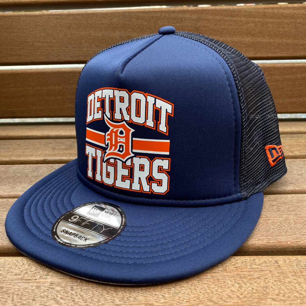 海外限定 NEWERA ニューエラ 9Fifty ロゴトラッカー スナップバックキャップ LogoTrucker メッシュ MLB タイガース Tigers 紺 USA正規品拍卖