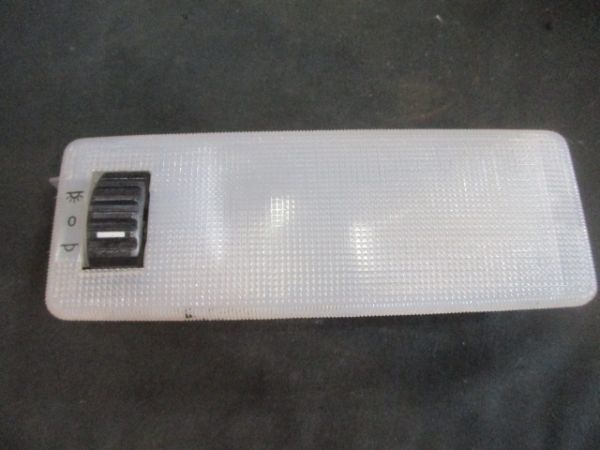 ■ベンツ W201 190E ルームランプ 中古 2018200101 2018200201 部品取あり インテリア マップランプ ドームライト W126 W123 ■拍卖