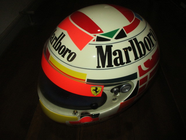 ■スクーデリア フェラーリ ゲルハルト ベルガー レプリカ ヘルメット BIEFFE 中古 GERHARD BERGER NO WAR IN THE WORLD MARLBORO■拍卖