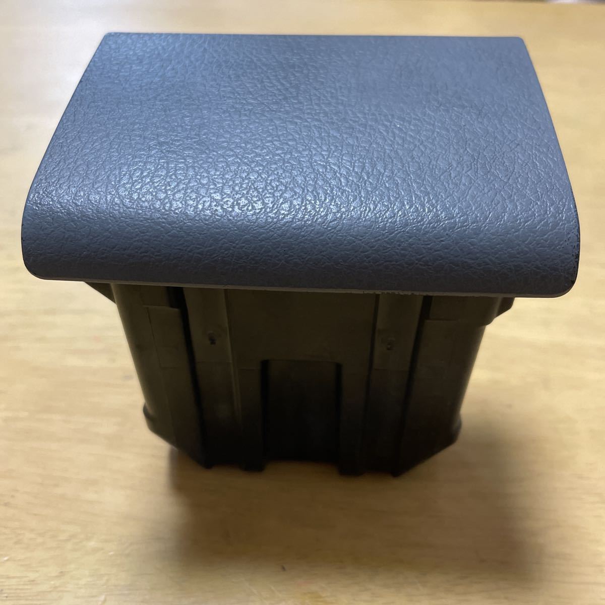 三菱 ふそう ファイター 純正 灰皿 運転席 助手席 左 右 共通拍卖