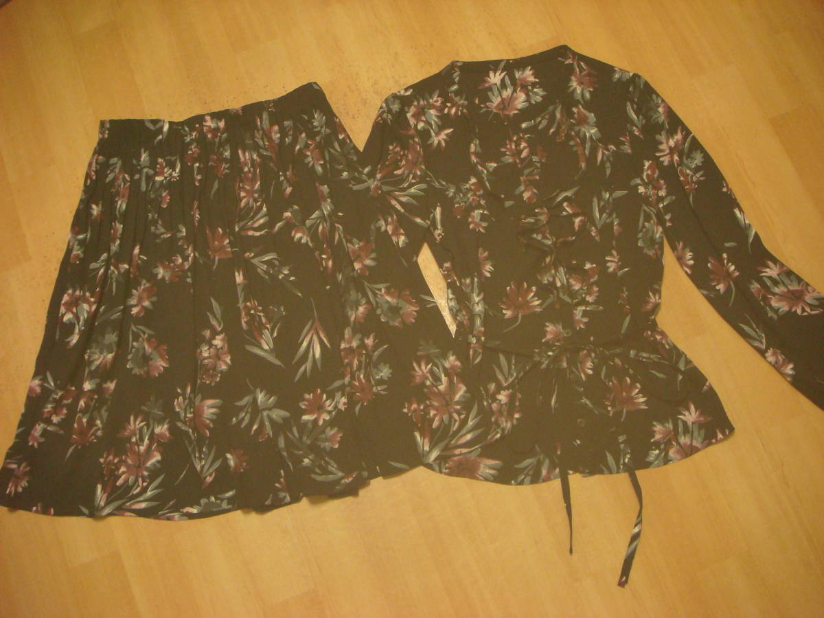 K.T KIYOKO TAKASE キヨコタカセ 花柄 おリボン付き ブラウス&スカート セットアップ アンサンブル 黒 美品拍卖