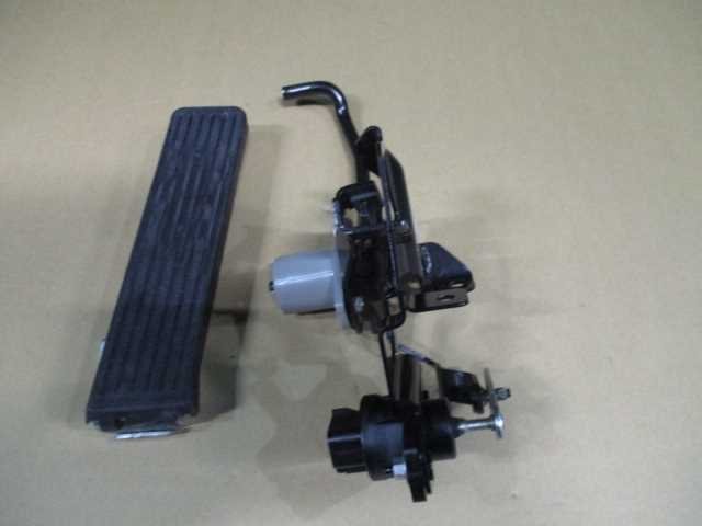 【A30378】◇ タイタン LKR85Y アクセルペダル拍卖