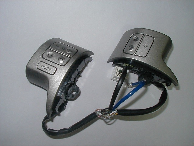 トヨタ純正 ステアリングスイッチ左右 ルミオン 150系拍卖