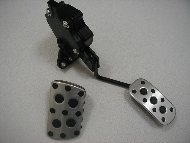 トヨタ純正 アルミペダルセット (アクセルレータASSY交換式) プリウスPHV ZVW52(2017/2~2019/4)拍卖