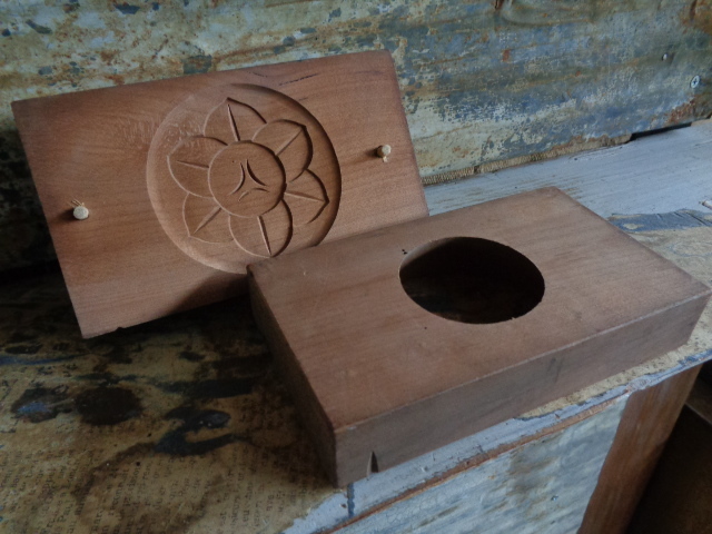 【和菓子押し型B】彫刻木製板叩き板古道具アンティーク骨董羽子板インテリア無垢材インダストリアル職人道具昭和レトロプリミティヴアート拍卖