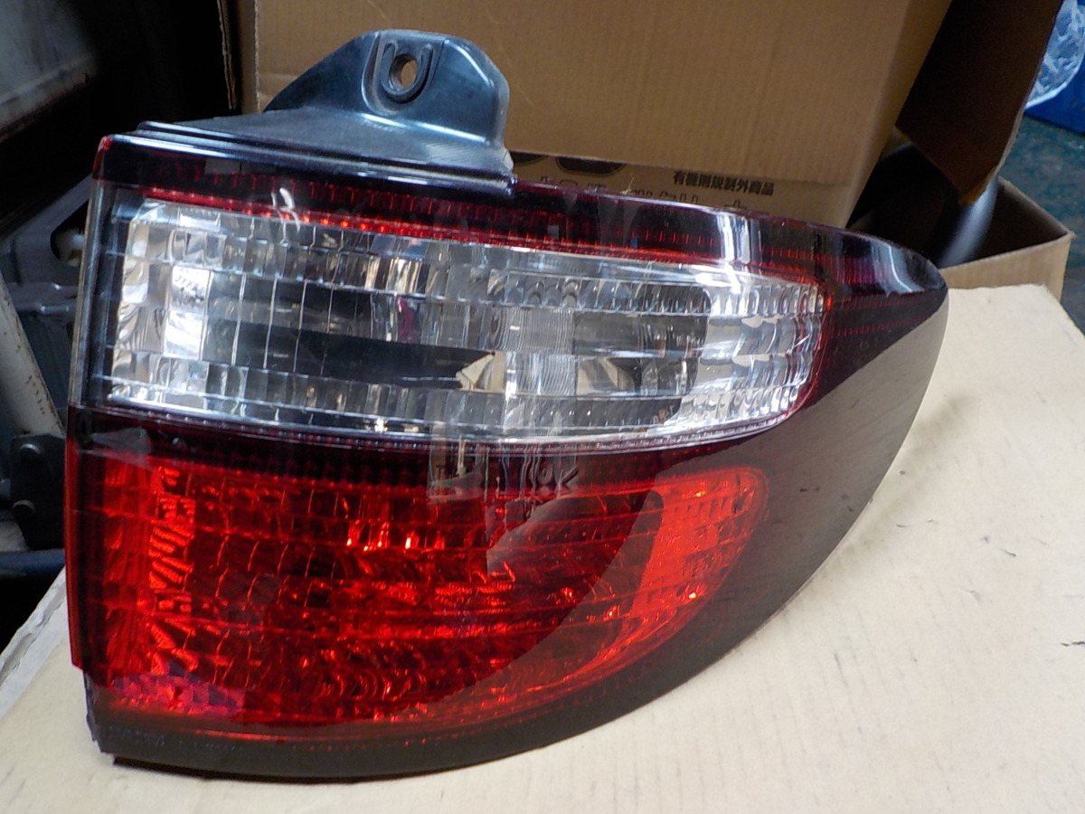 エスティマ ACR30W 純正 テールランプ 右 ICHIKOH 28-139拍卖