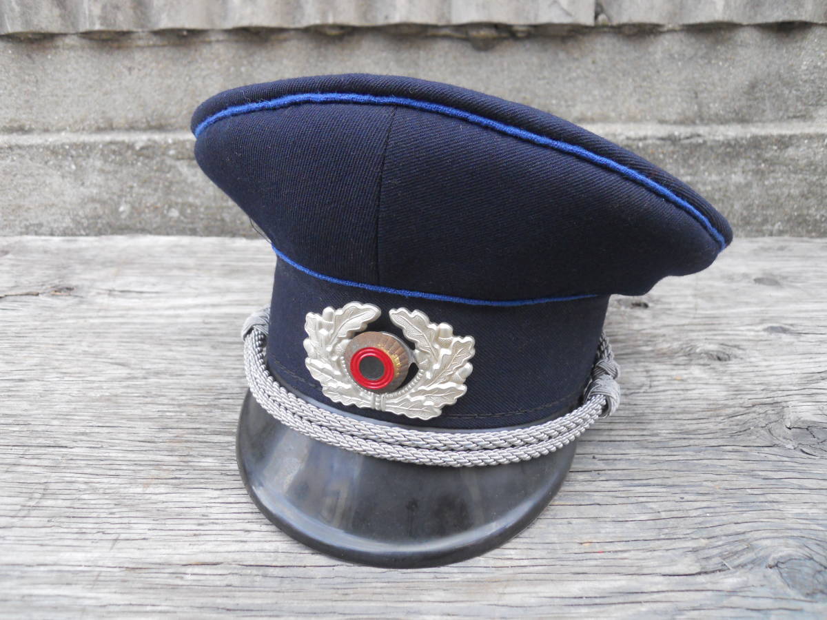 M8516 東ドイツ軍 制帽 旧ドイツ連邦軍 コカルデ章 Mdl 57 1856Y 横24cm 奥27cm 高15cmゆうパック80サイズ(0405) 拍卖