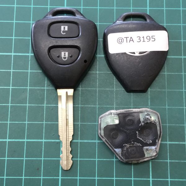 @TA 3195 ジャンク トヨタ 純正 2B 2つボタン キーレス ヴィッツ ウィッシュ カローラ ハイエース レジアスエース等拍卖
